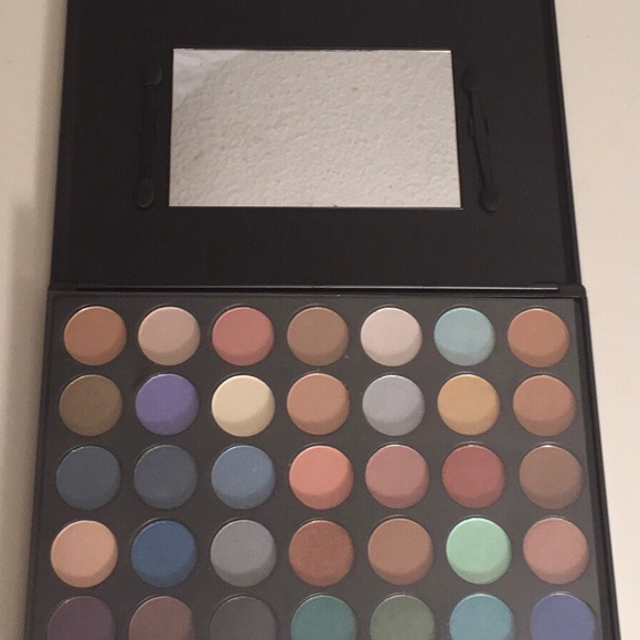 Eyeshadow palette - Picture 3 of 5